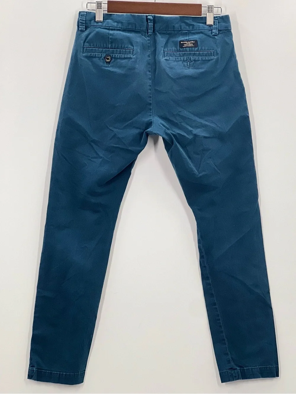 J012 Banana Republic Men’s Navy Blue Chino Pants